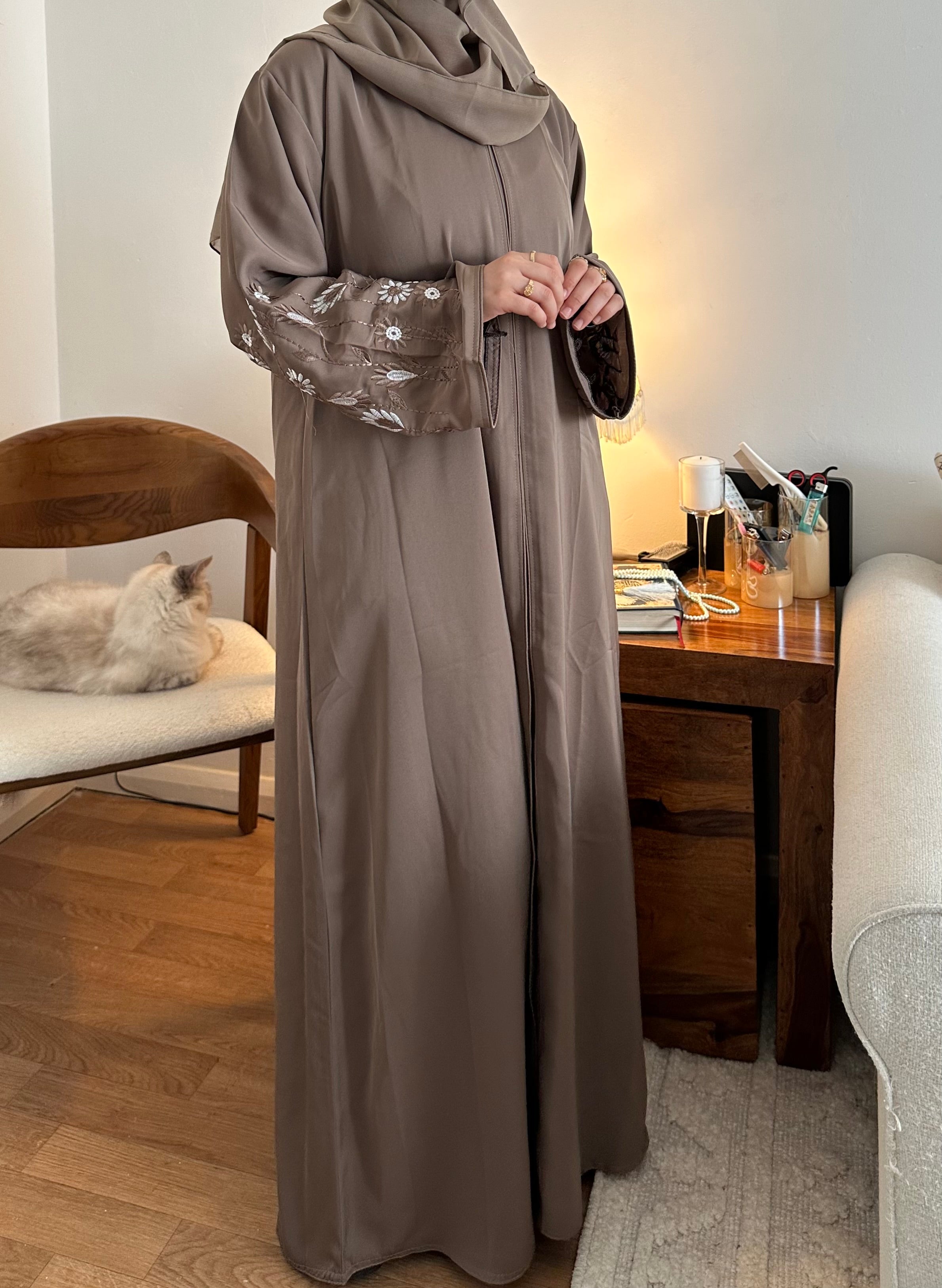 Noura abaya