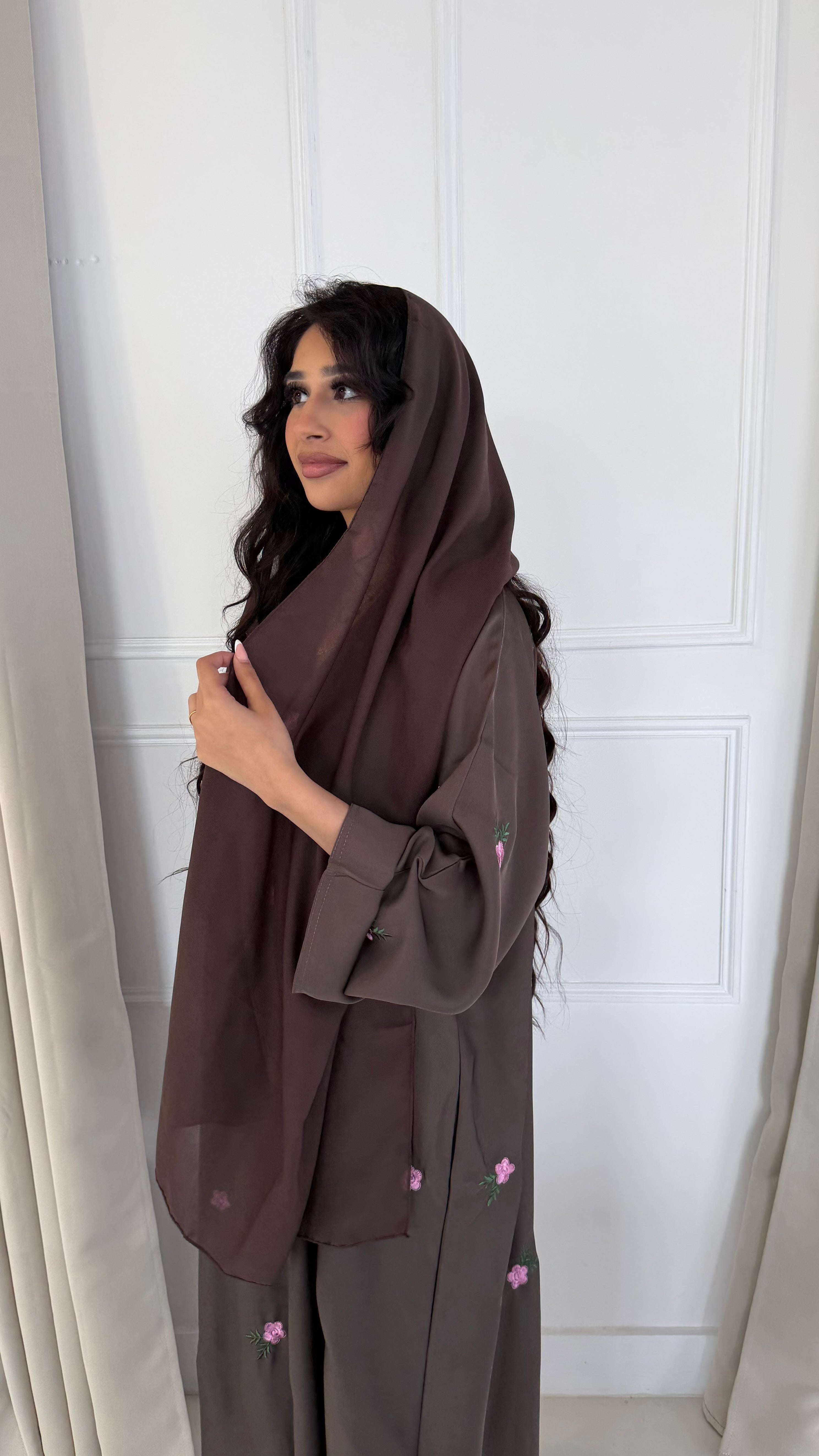 Rosie embroidered abaya